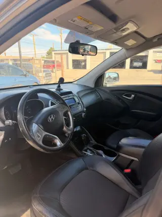 2011 HYUNDAI TUCSON