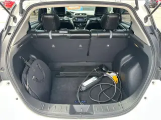 2018 NISSAN LEAF