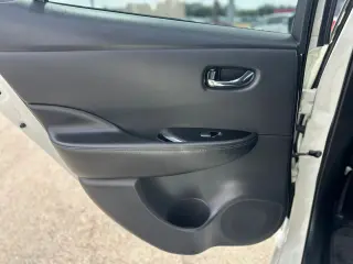 2018 NISSAN LEAF
