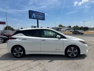 2018 NISSAN LEAF