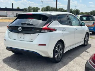 2018 NISSAN LEAF