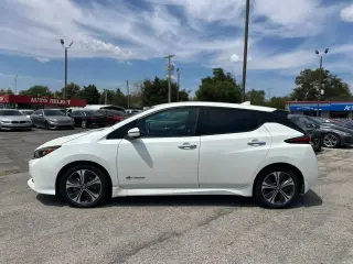 2018 NISSAN LEAF