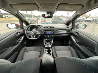2018 NISSAN LEAF