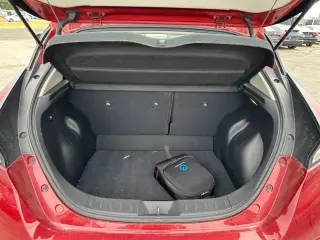 2018 NISSAN LEAF