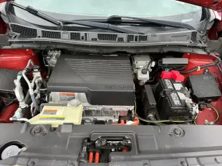 2018 NISSAN LEAF