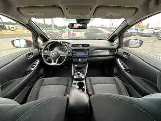 2018 NISSAN LEAF
