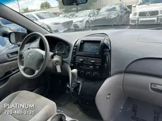 2004 Toyota SIENNA