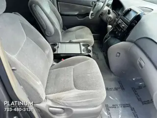 2004 Toyota SIENNA