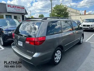 2004 Toyota SIENNA