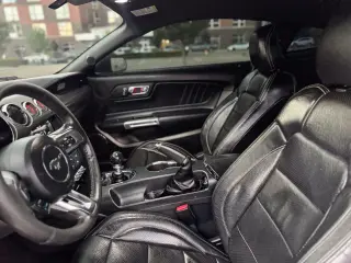 2017 Ford MUSTANG