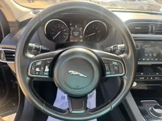 2019 JAGUAR F-PACE