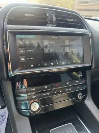2019 JAGUAR F-PACE