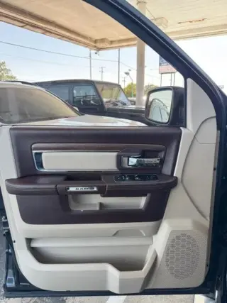 2016 RAM 1500 CREW CAB