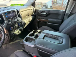 2021 Chevrolet SILVERADO 1500 CREW CAB