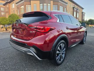 2017 Infiniti QX30