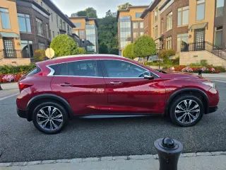 2017 Infiniti QX30