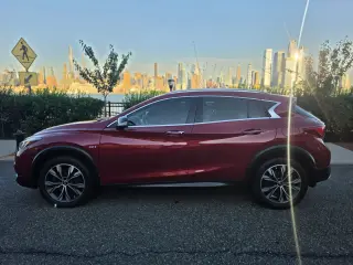 2017 Infiniti QX30