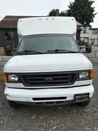 2005 FORD E350 SUPER DUTY CUTAWAY