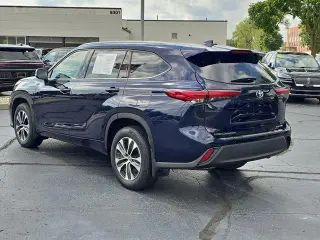 Toyota Highlander 2022 AWD XLE 4dr SUV