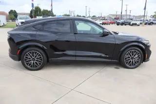 Ford Mustang Mach-E 2025 AWD Premium 4dr SUV