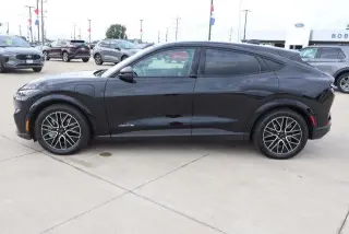 Ford Mustang Mach-E 2025 AWD Premium 4dr SUV