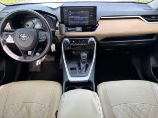 Toyota RAV4 2021 LE 4dr SUV