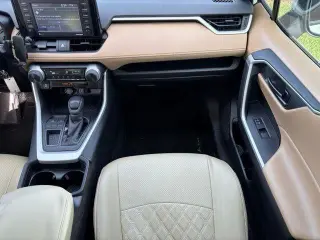 Toyota RAV4 2021 LE 4dr SUV
