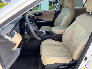 Toyota RAV4 2021 LE 4dr SUV