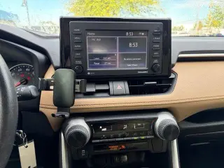 Toyota RAV4 2021 LE 4dr SUV