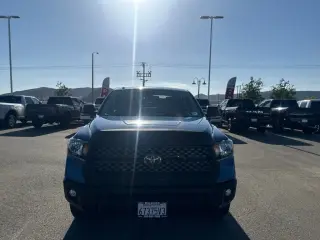Toyota Tundra 2019 4x2 SR5 4dr CrewMax Cab Pickup SB (5.7L V8)