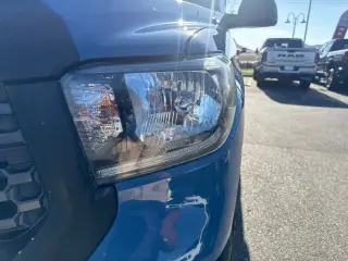 Toyota Tundra 2019 4x2 SR5 4dr CrewMax Cab Pickup SB (5.7L V8)