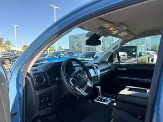 Toyota Tundra 2019 4x2 SR5 4dr CrewMax Cab Pickup SB (5.7L V8)