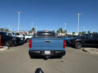 Toyota Tundra 2019 4x2 SR5 4dr CrewMax Cab Pickup SB (5.7L V8)