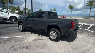 Toyota Tacoma 2024 4x4 SR5 4p Doble Cab 6.1 ft LB