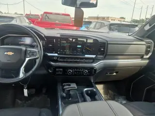 Chevrolet Silverado 1500 2023 4x4 LT 4p Cab de Tripulación 5.8 ft. CB w/1LT