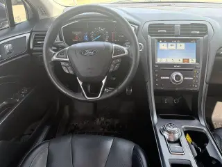 Ford Fusion 2018 AWD Titanium 4p Sedan
