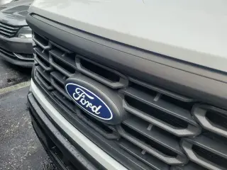Ford F-150 2024 4x2 XL 2dr Cab Regular 8 ft. LB