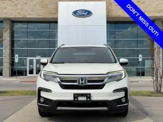 Honda Pilot 2019 Touring 4dr SUV con asientos del capitán traseros