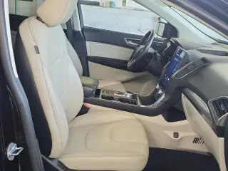 Ford Edge 2022 AWD Titanium 4dr Crossover