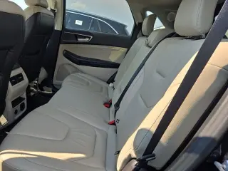 Ford Edge 2022 AWD Titanium 4dr Crossover