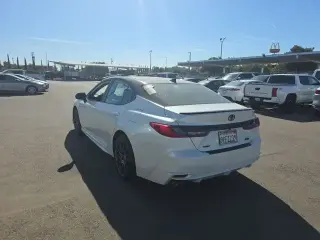 Toyota Camry 2025 SE 4dr Sedán
