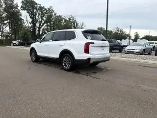 Kia Telluride 2023 LX 4p SUV