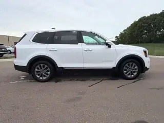 Kia Telluride 2023 LX 4p SUV
