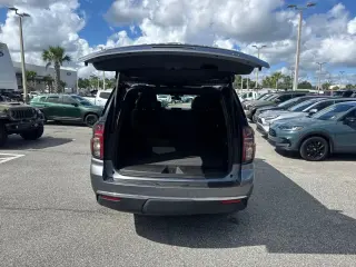 Chevrolet Suburban 2022 4x2 LT 4p SUV