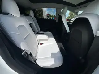 Tesla Model Y 2024 tracción en todas las ruedas Long Range 4p Crossover