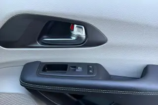 Chrysler Pacifica Plug-In Hybrid 2023 Touring L 4dr Mini-Van