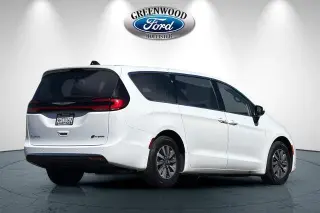 Chrysler Pacifica Plug-In Hybrid 2023 Touring L 4dr Mini-Van