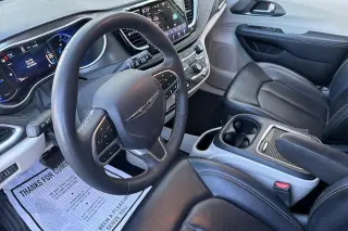 Chrysler Pacifica Plug-In Hybrid 2023 Touring L 4dr Mini-Van