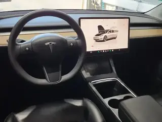 Tesla Model 3 2023 4dr Sedán