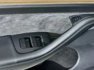 Tesla Modelo Y 2023 AWD Performance 4dr Crossover